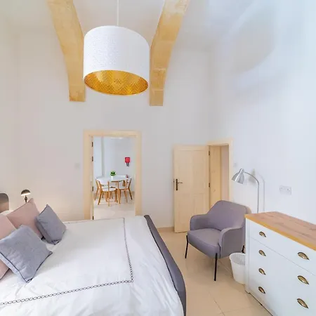 Carmelita Maisonette *