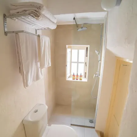 Carmelita Maisonette