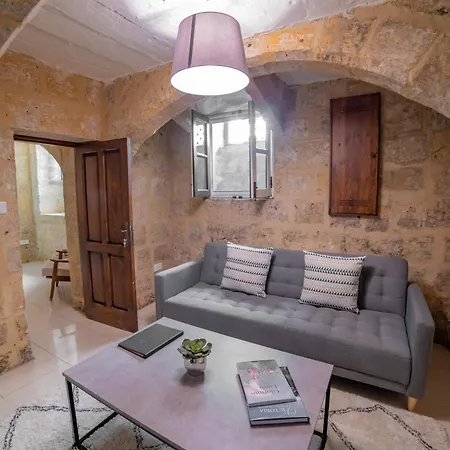 Carmelita Maisonette شقة