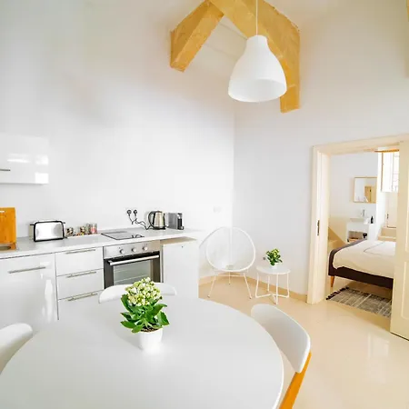 Carmelita Maisonette شقة