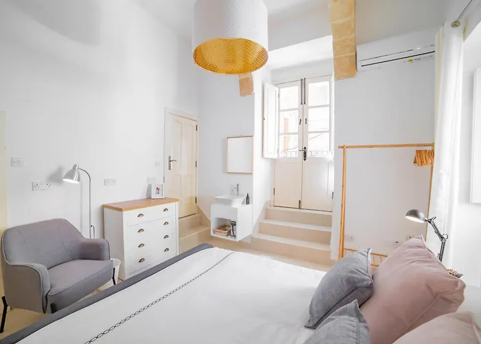 Carmelita Maisonette *